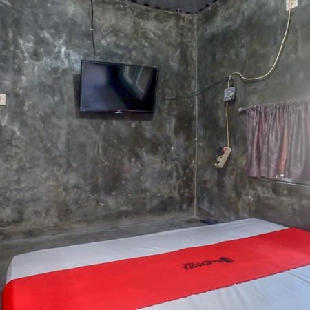 Reddoorz Near Jumbo Mall Sragen Exteriör bild